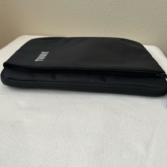 Laptop Tablet Sleeve - Black Nylon - Zipper Closure -Padded - 13.5” x 10” x 1” - Picture 5 of 8